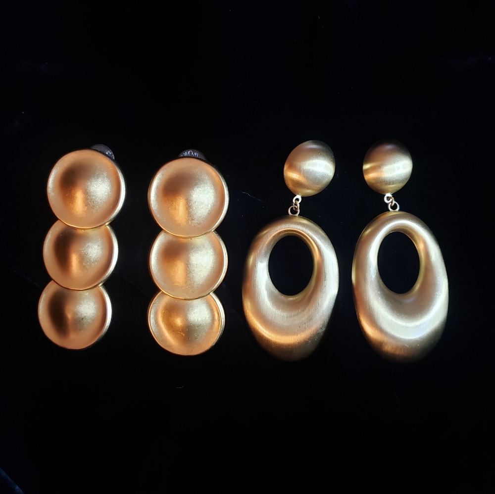 Set of 2 Vintage Monet Earrings